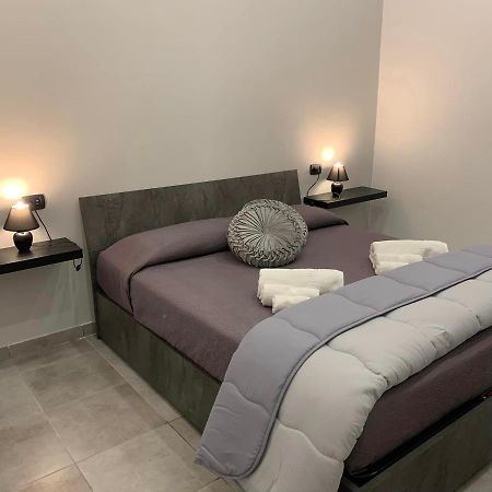 Miris Apartment Fast Comfortable Naples Airport Capodichino 25 Minutes Walk Self Check-In Eksteriør bilde