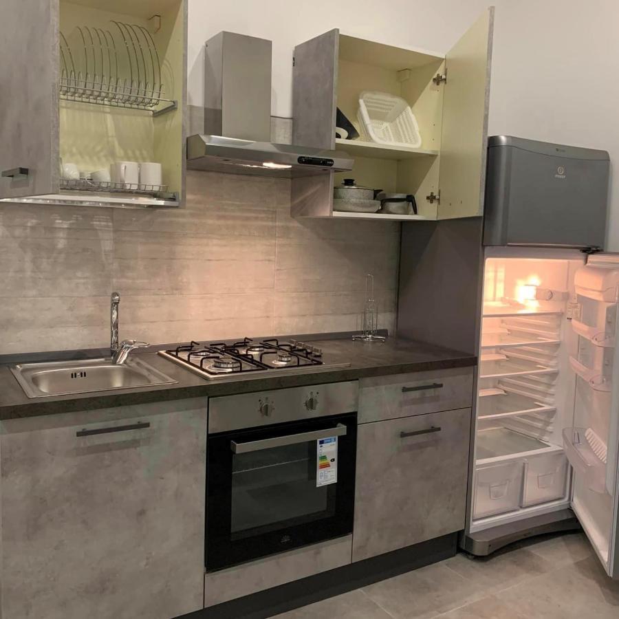 Miris Apartment Fast Comfortable Naples Airport Capodichino 25 Minutes Walk Self Check-In Eksteriør bilde