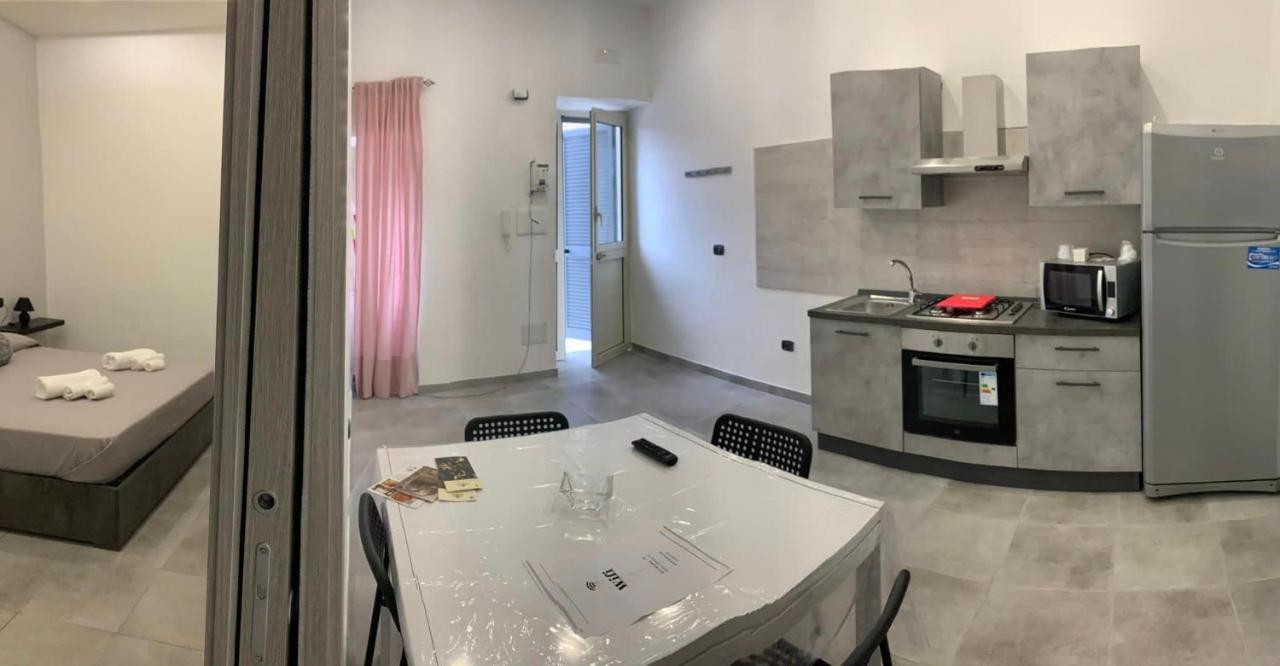 Miris Apartment Fast Comfortable Naples Airport Capodichino 25 Minutes Walk Self Check-In Eksteriør bilde