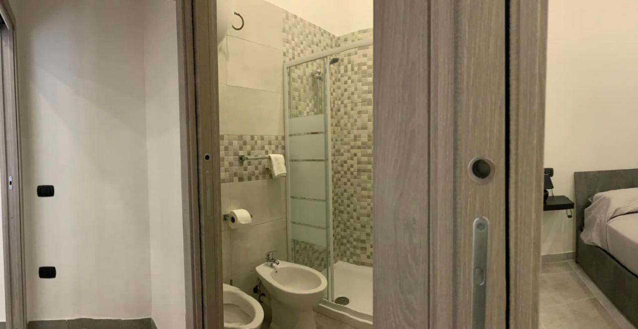 Miris Apartment Fast Comfortable Naples Airport Capodichino 25 Minutes Walk Self Check-In Eksteriør bilde