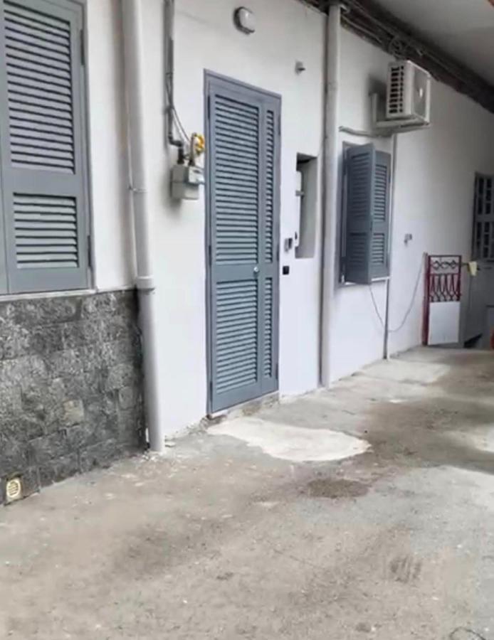 Miris Apartment Fast Comfortable Naples Airport Capodichino 25 Minutes Walk Self Check-In Eksteriør bilde