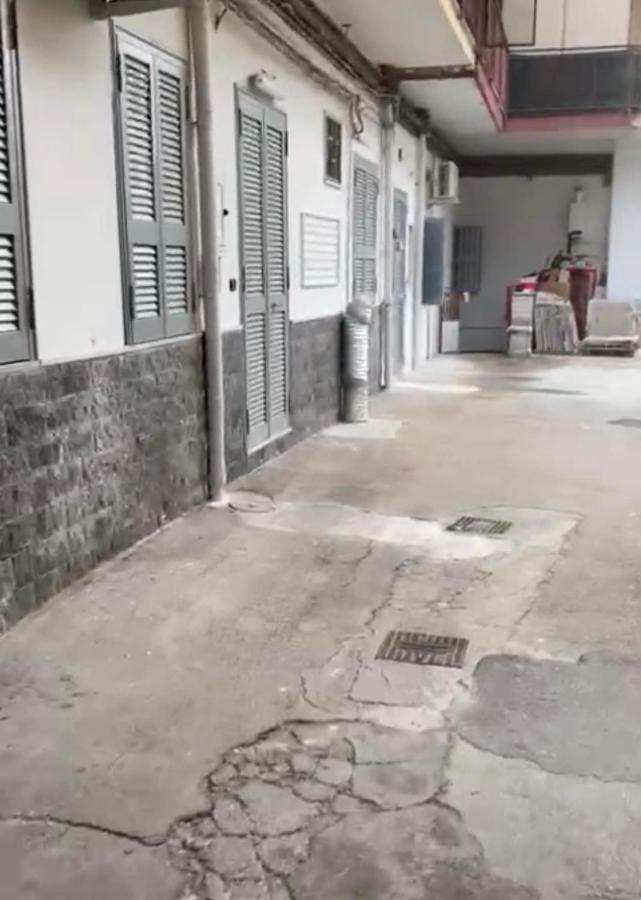 Miris Apartment Fast Comfortable Naples Airport Capodichino 25 Minutes Walk Self Check-In Eksteriør bilde
